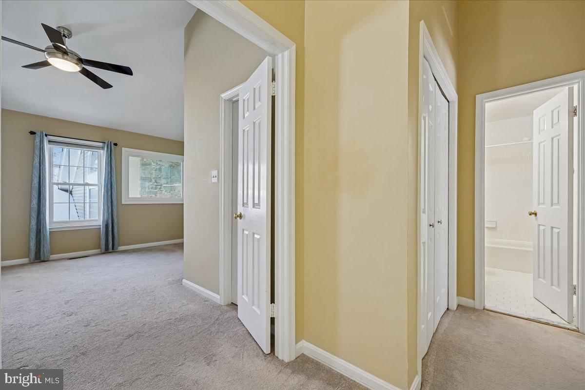 MEADOWGATE - Residential