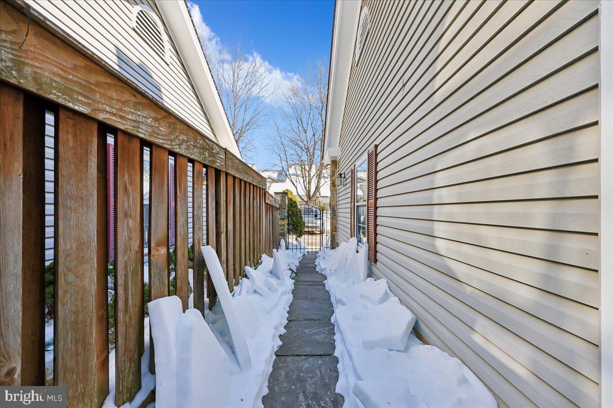 MEADOWGATE - Residential