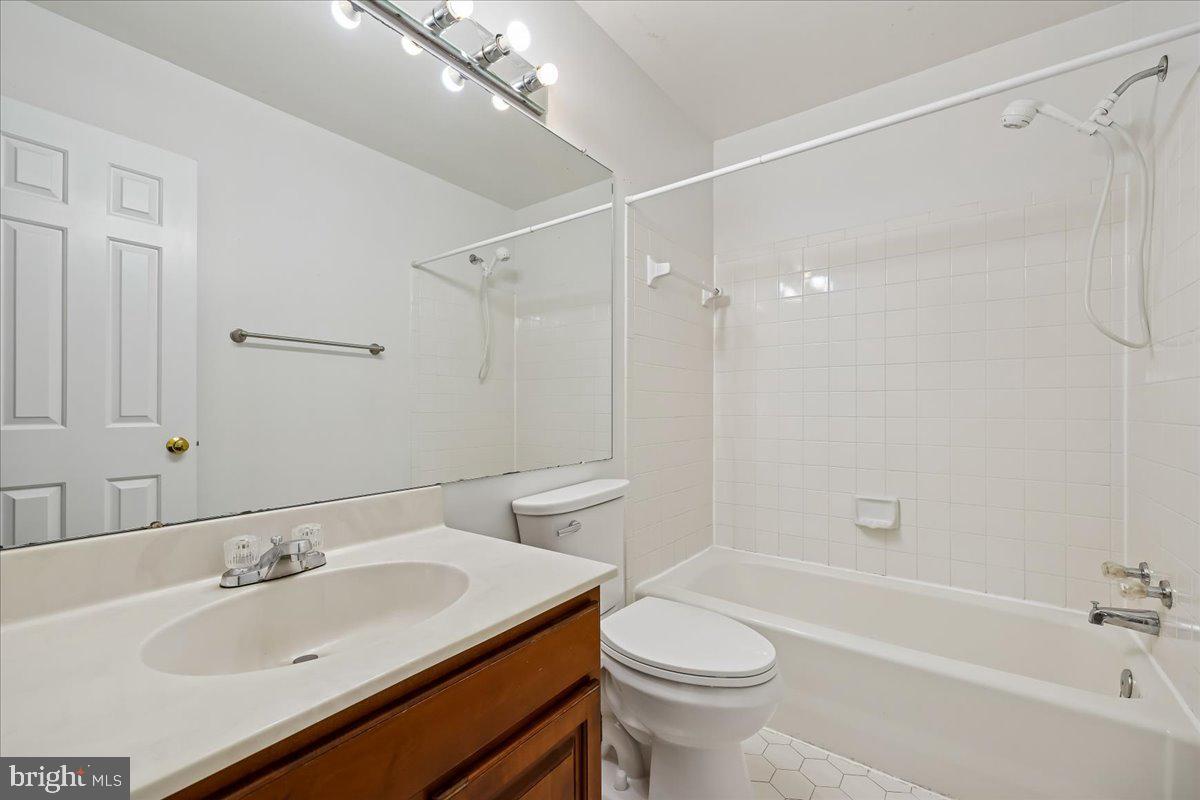 MEADOWGATE - Residential