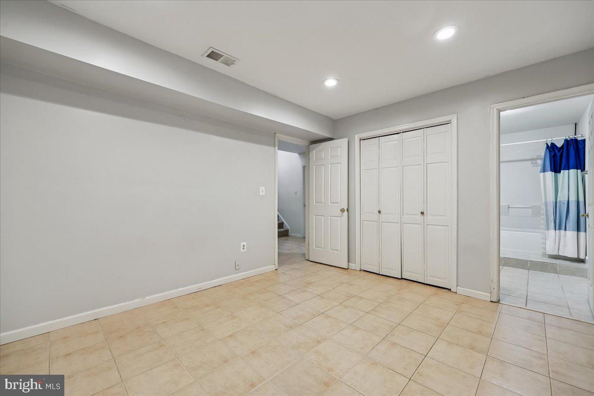 MEADOWGATE - Residential