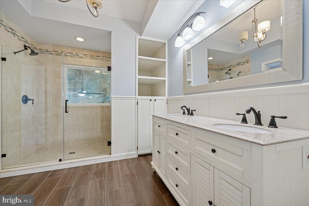 MEADOWGATE - Residential