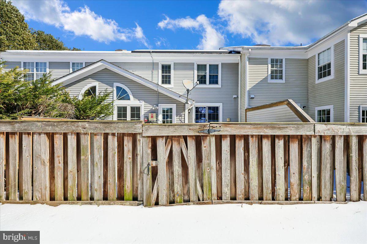 MEADOWGATE - Residential