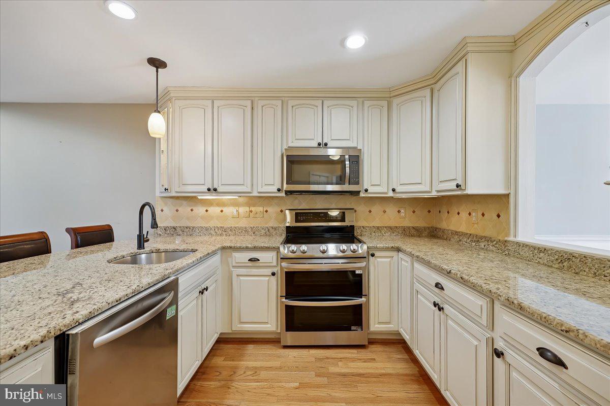 MEADOWGATE - Residential