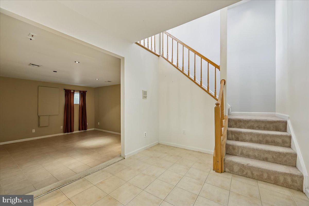 MEADOWGATE - Residential