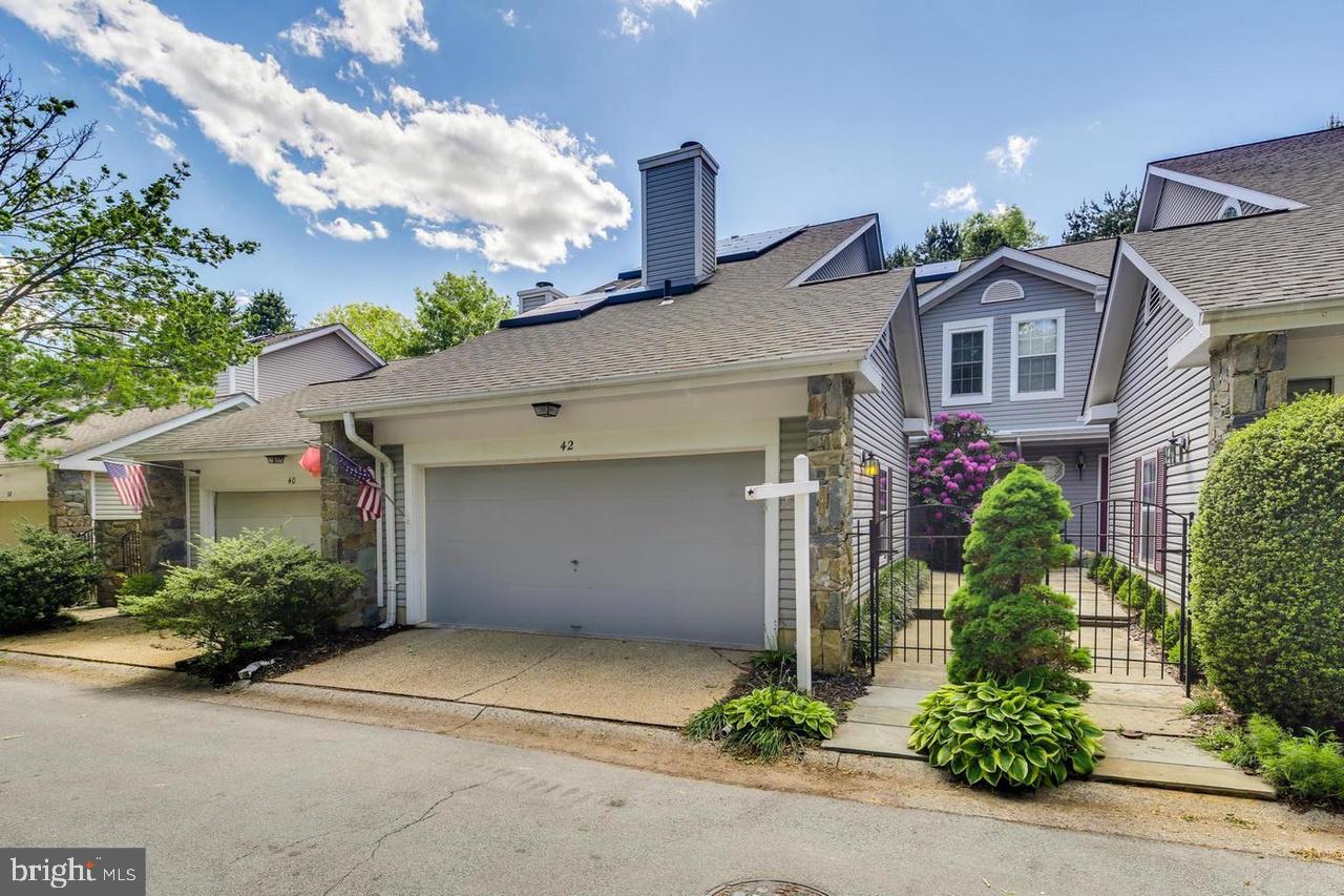 MEADOWGATE - Residential