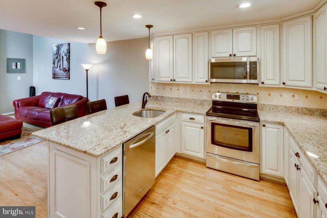 MEADOWGATE - Residential