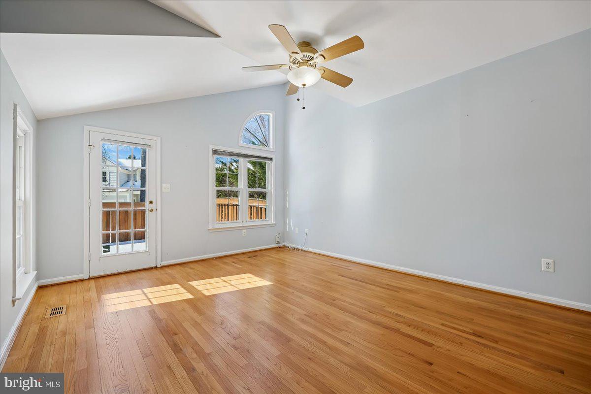 MEADOWGATE - Residential