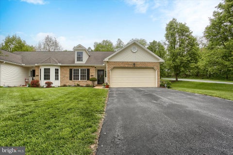 Townhouse For Sale - 387 Schaffner Drive<br/> HARRISBURG, PA 17112