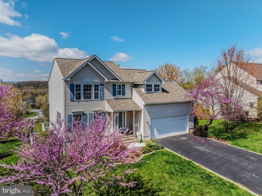 **JUST REDUCED & Brand new carpet upstairs! Freshly painted and views to WOW you!**

Just in time for pool & golf season at Stonebridge.  Lovely, well maintained, one owner home.  Stonebridge offers  community amenties that are sure to be a plus for new home owner.  Outdoor pool, tennis courts, play ground, common areas and golf course.  4 bedrooms, 2.5 baths plus a full basement with walk out level to rear backyard that is fenced.  NEW ROOF in 2022 with 50 year transferable warranty.  LOTS of updates to the home over the last few years to include;  FRESHLY PAINTED throughout, ductwork cleaning, new main water line replaced, gutters cleaned and much more.