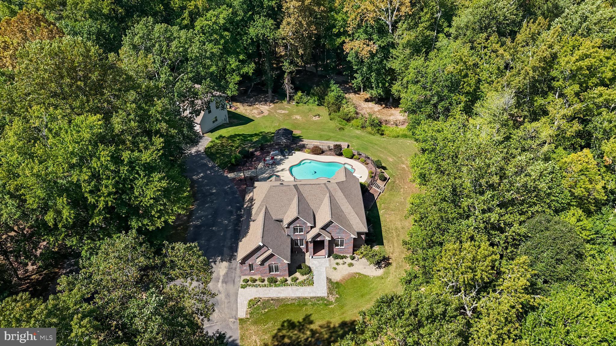 9175 DUBOIS ROAD