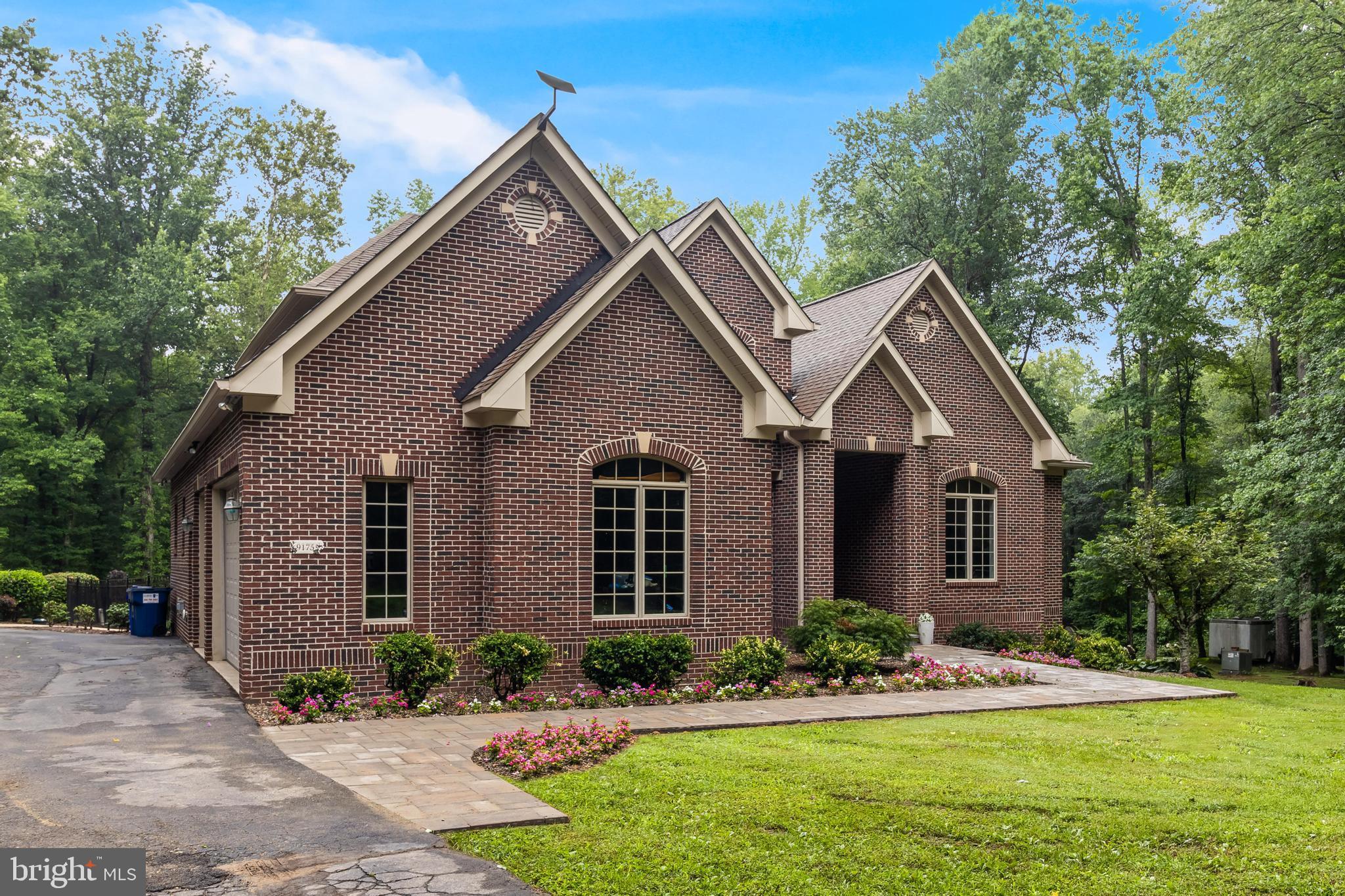 9175 DUBOIS ROAD