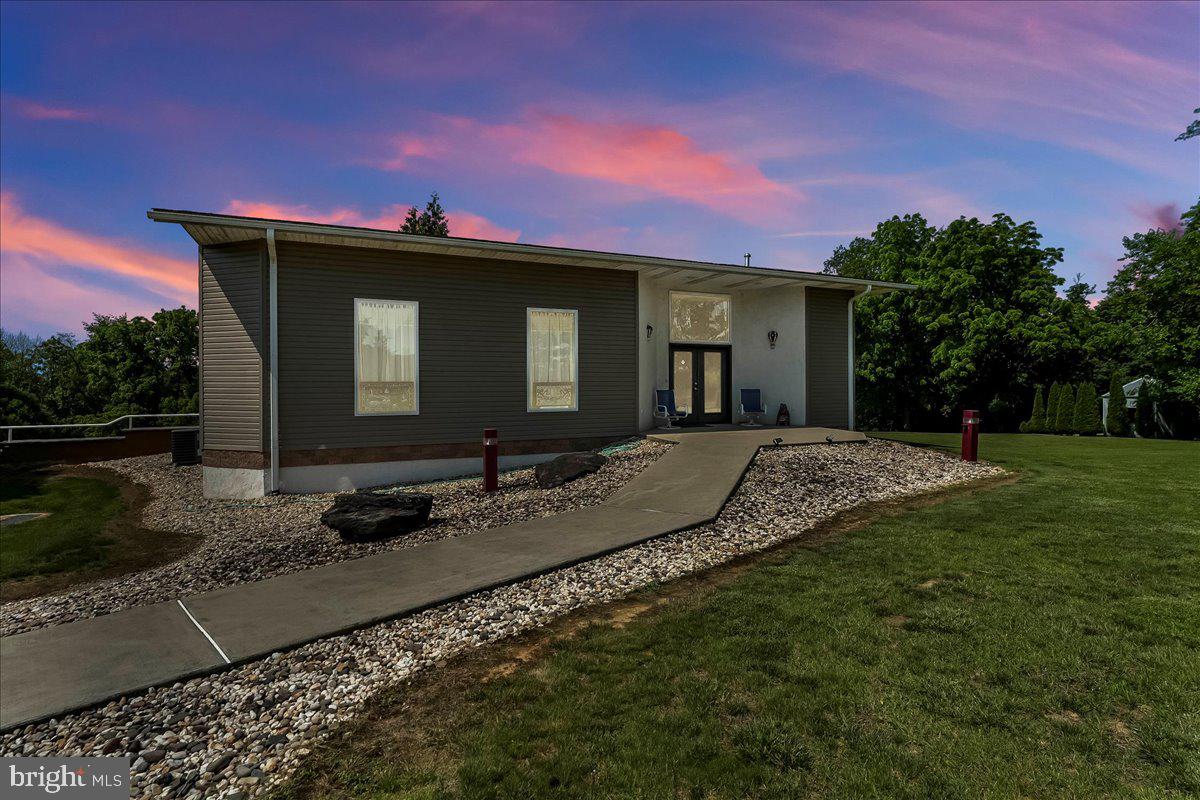 15 WOOD VALLEY LANE