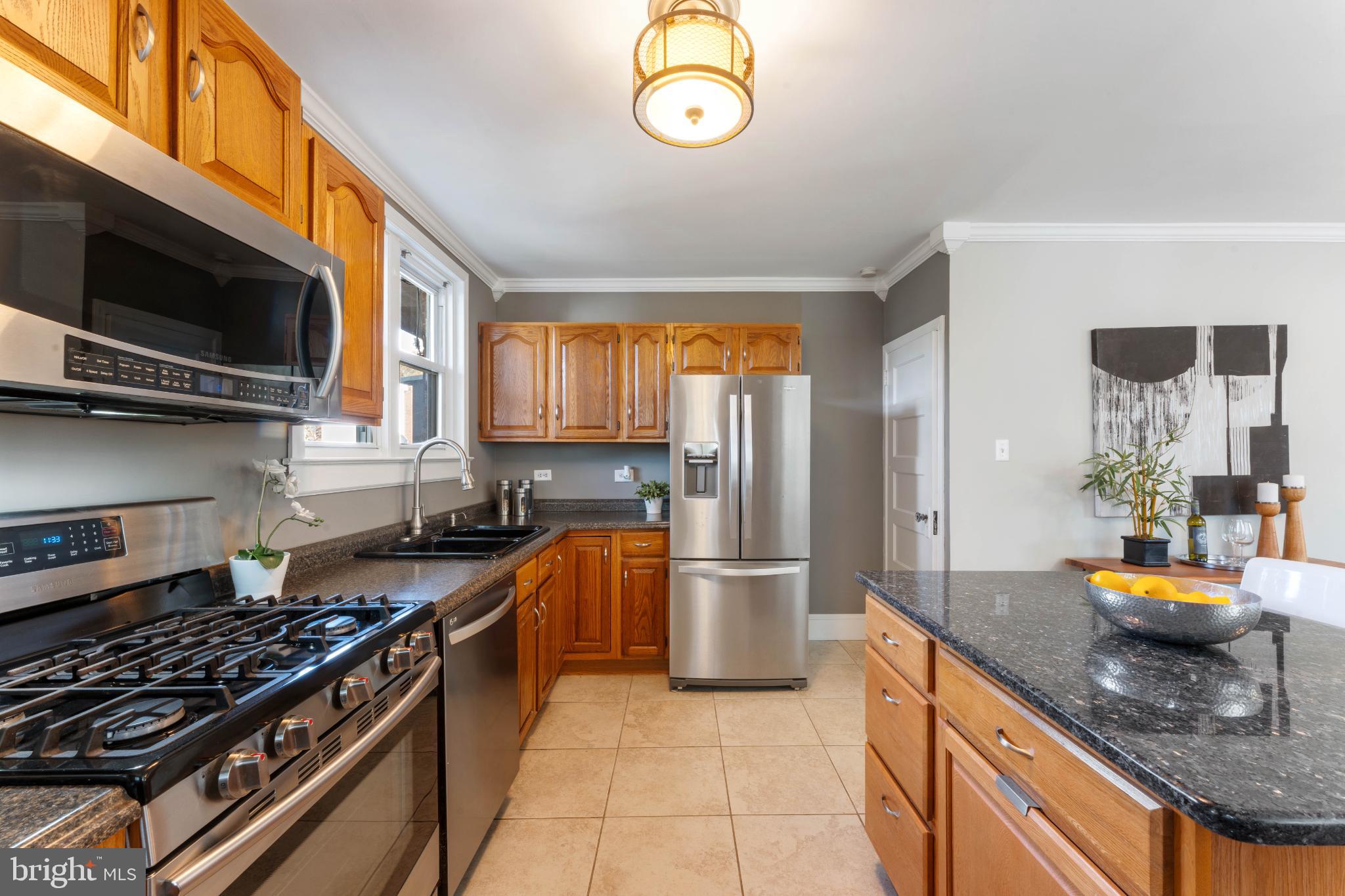 EAST FALLS - Residential