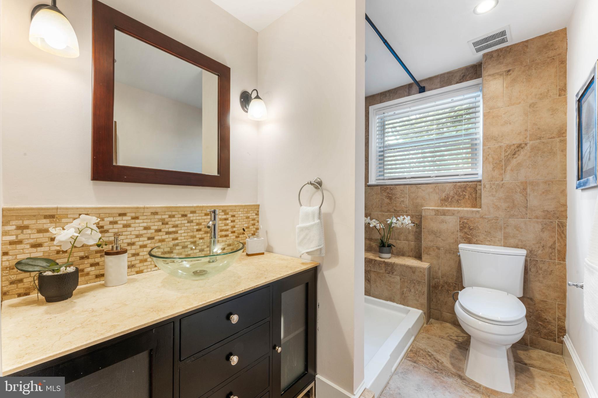 EAST FALLS - Residential