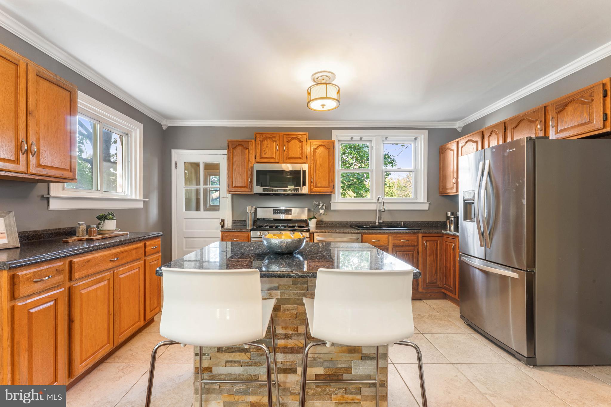 EAST FALLS - Residential