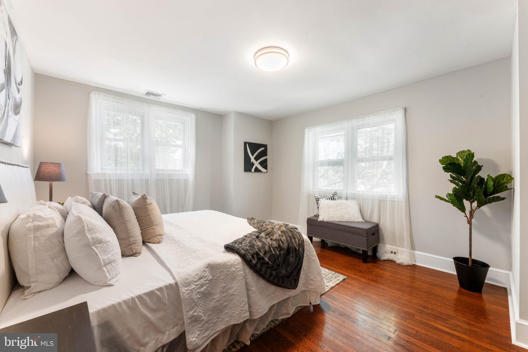 EAST FALLS - Residential