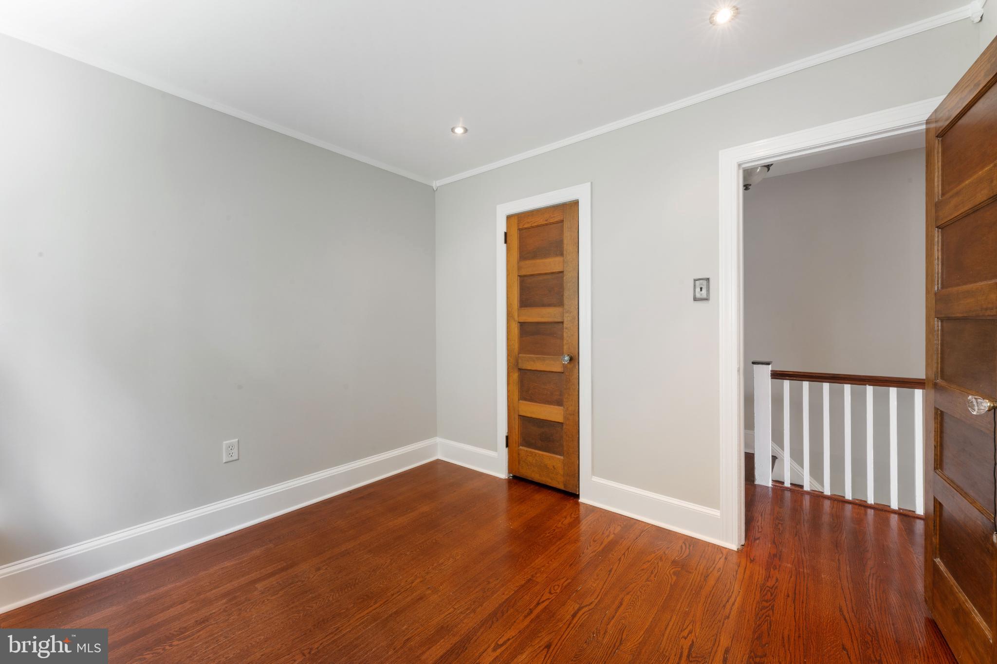 EAST FALLS - Residential