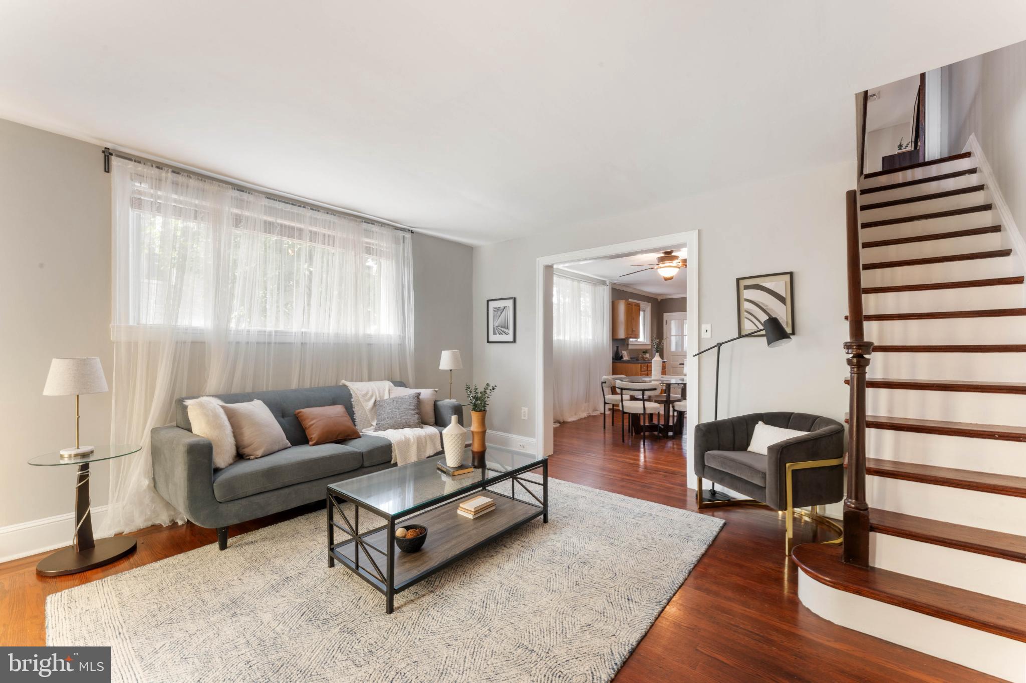 EAST FALLS - Residential