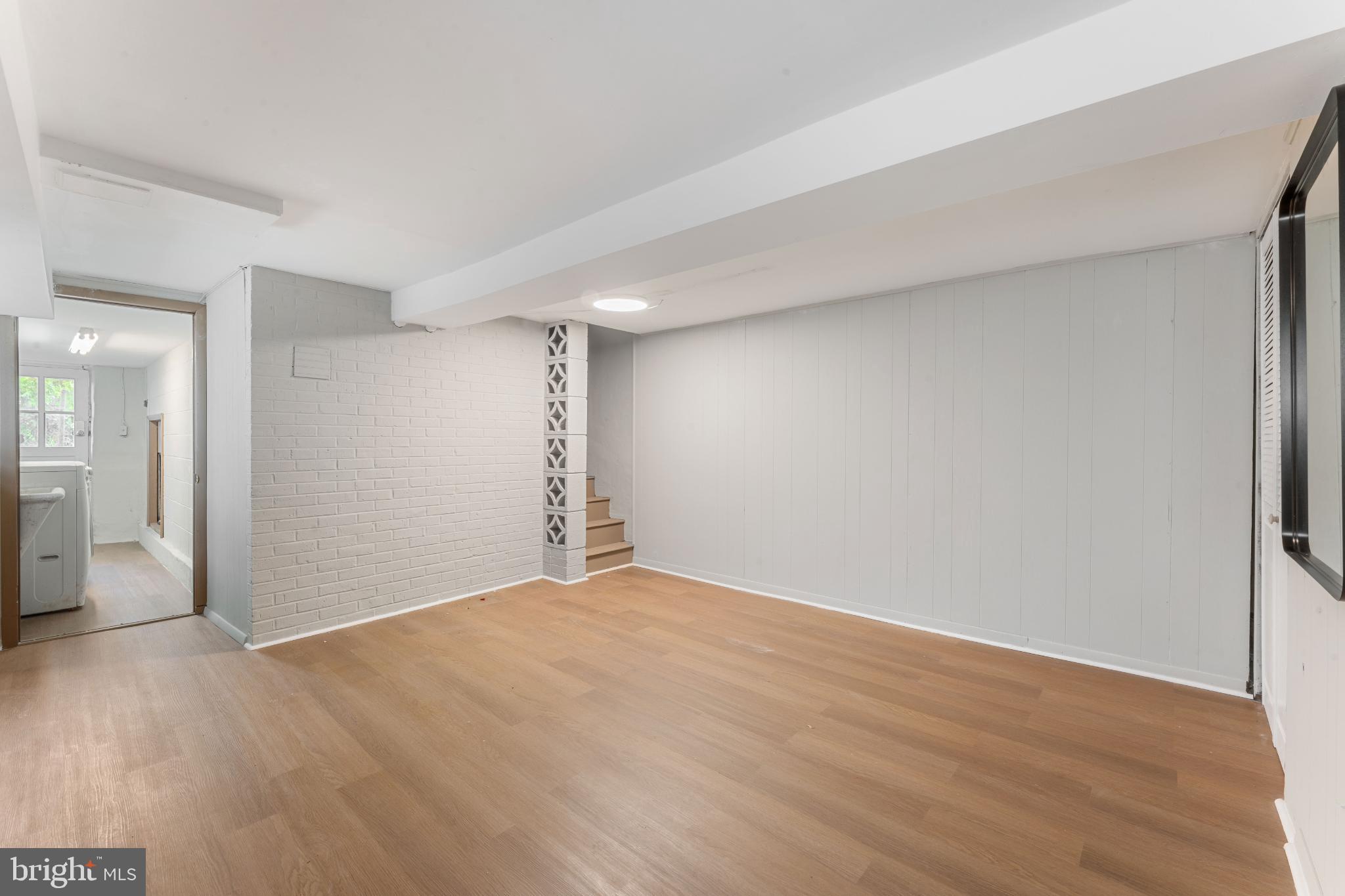 EAST FALLS - Residential