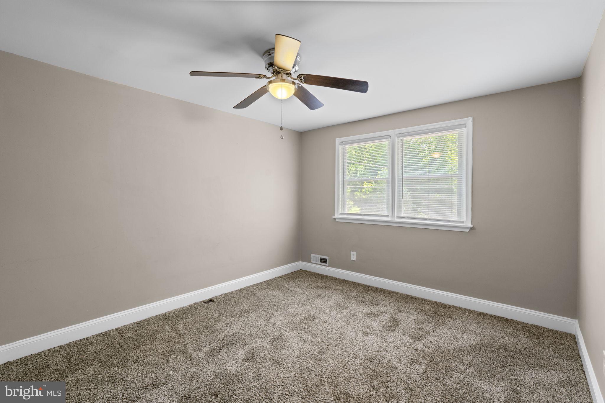 CHINQUAPIN PARK - Residential