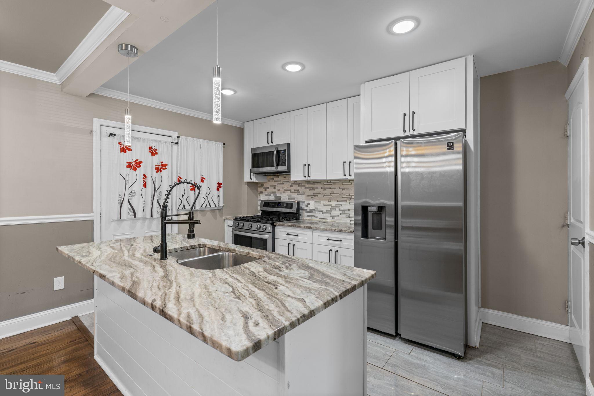 CHINQUAPIN PARK - Residential