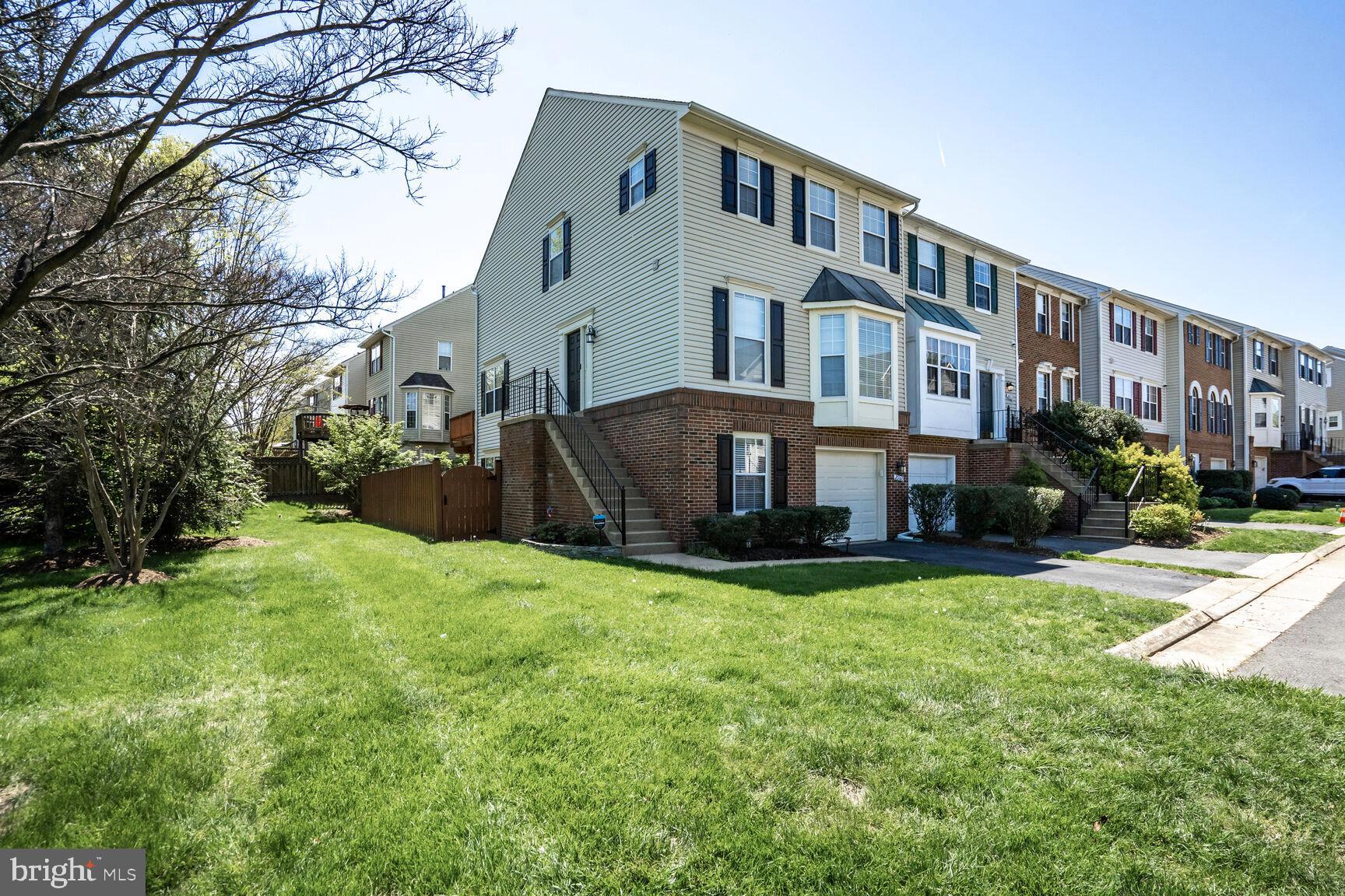 UNIVERSITY CENTER - Residential