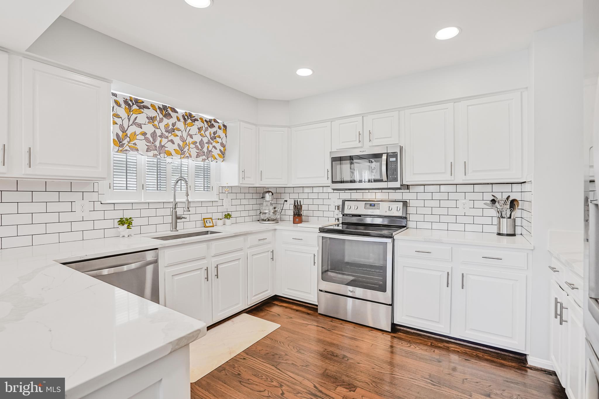 20160 HARDWOOD TERRACE