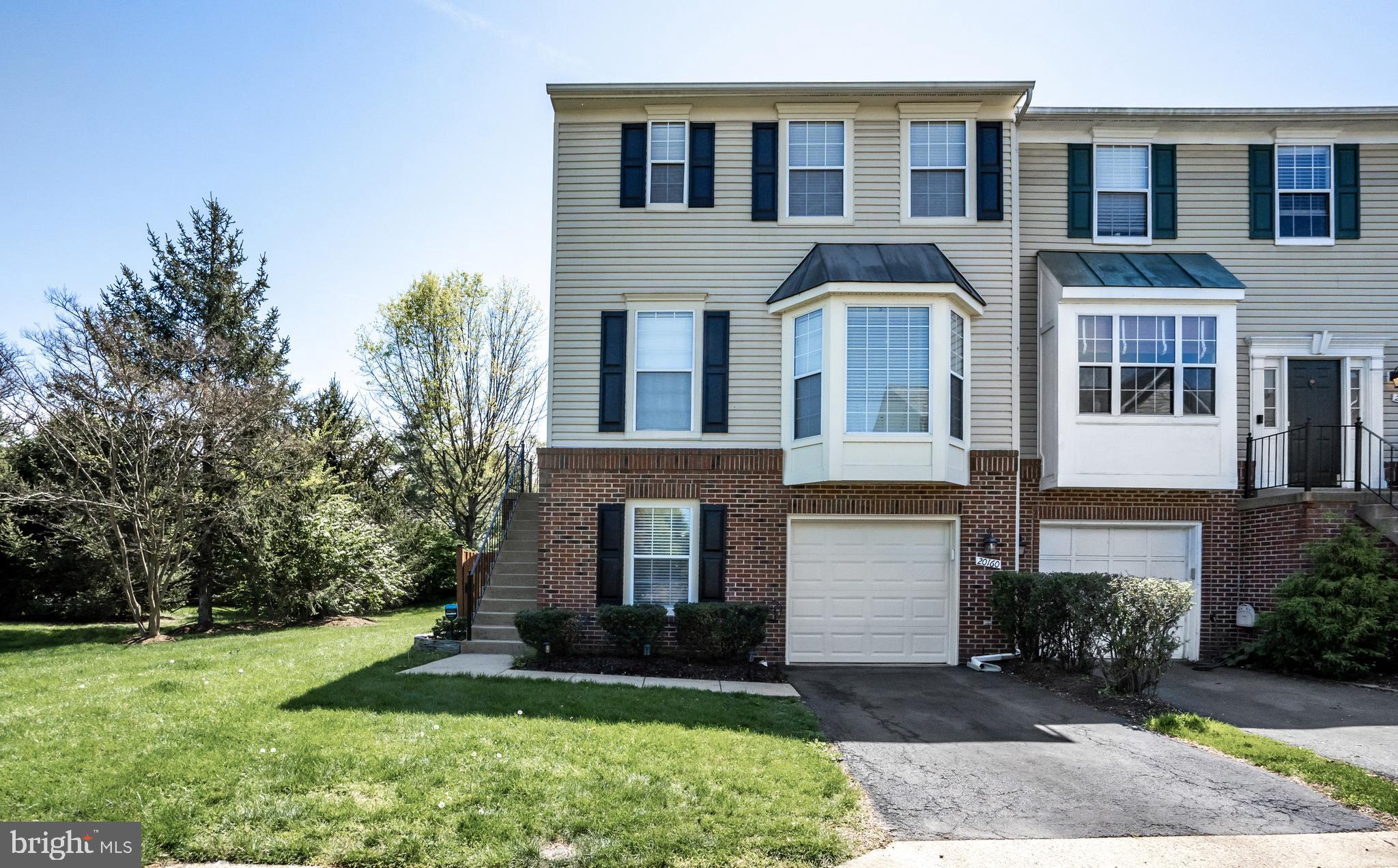 UNIVERSITY CENTER - Residential