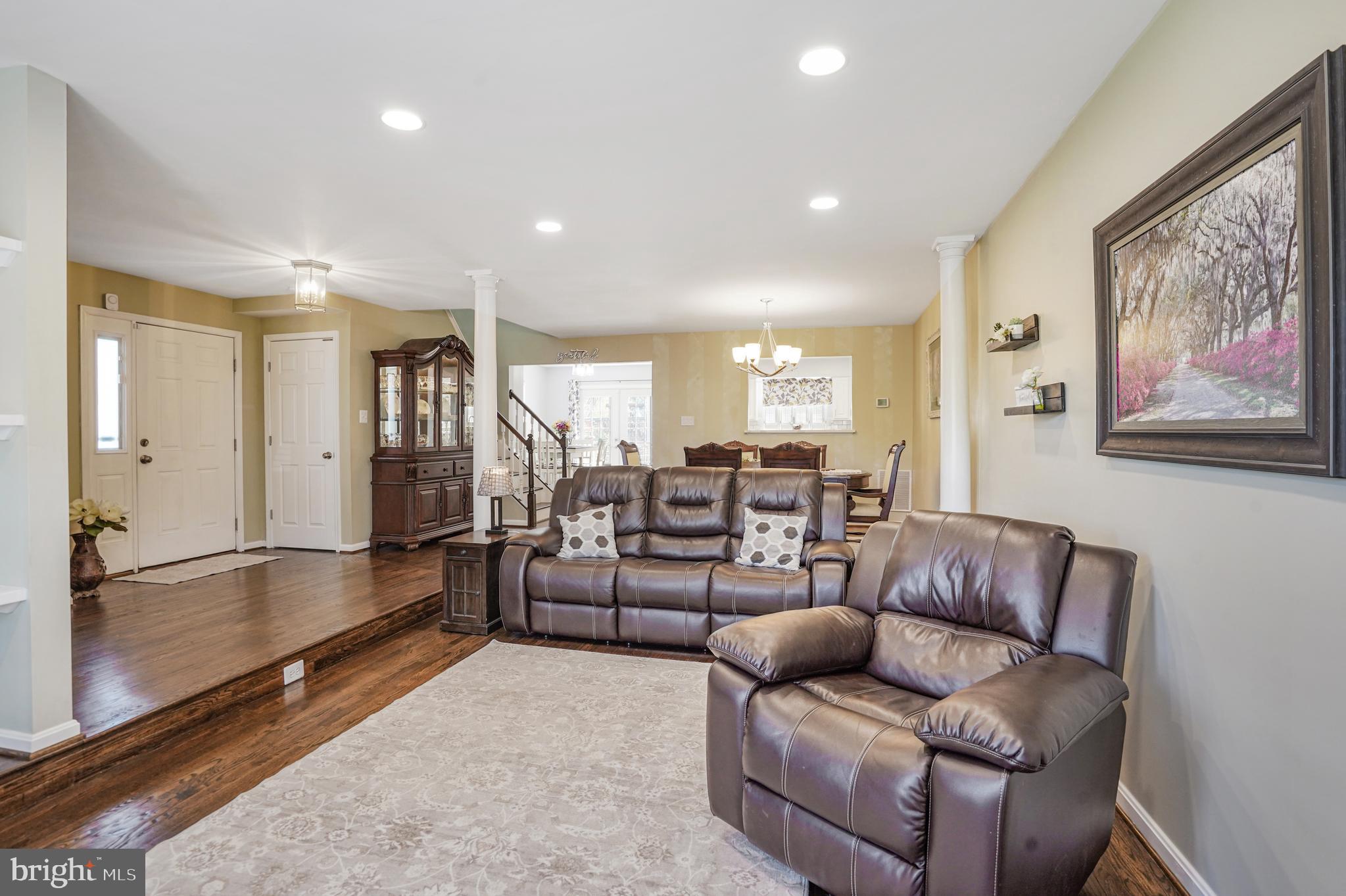 UNIVERSITY CENTER - Residential