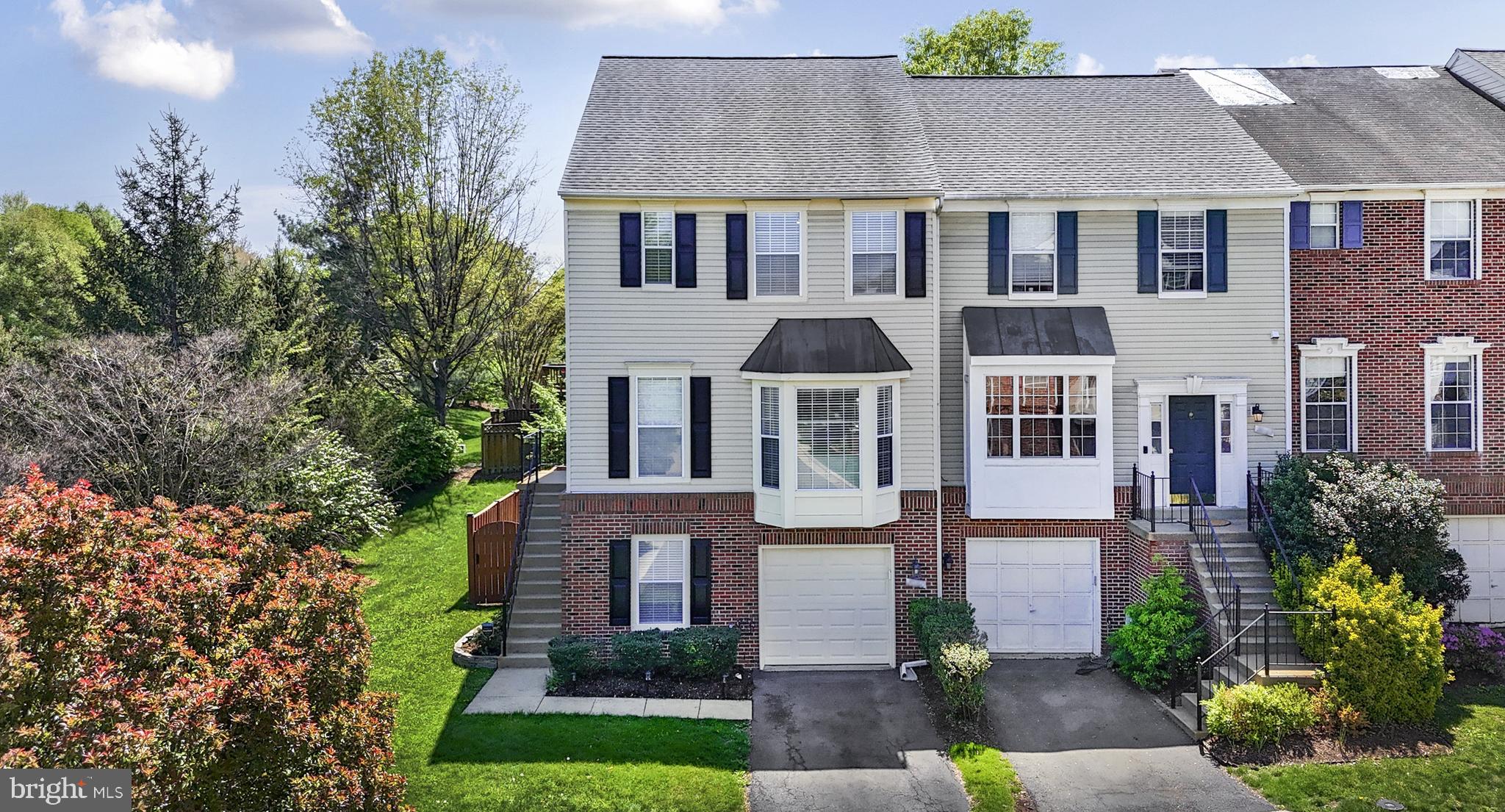 UNIVERSITY CENTER - Residential