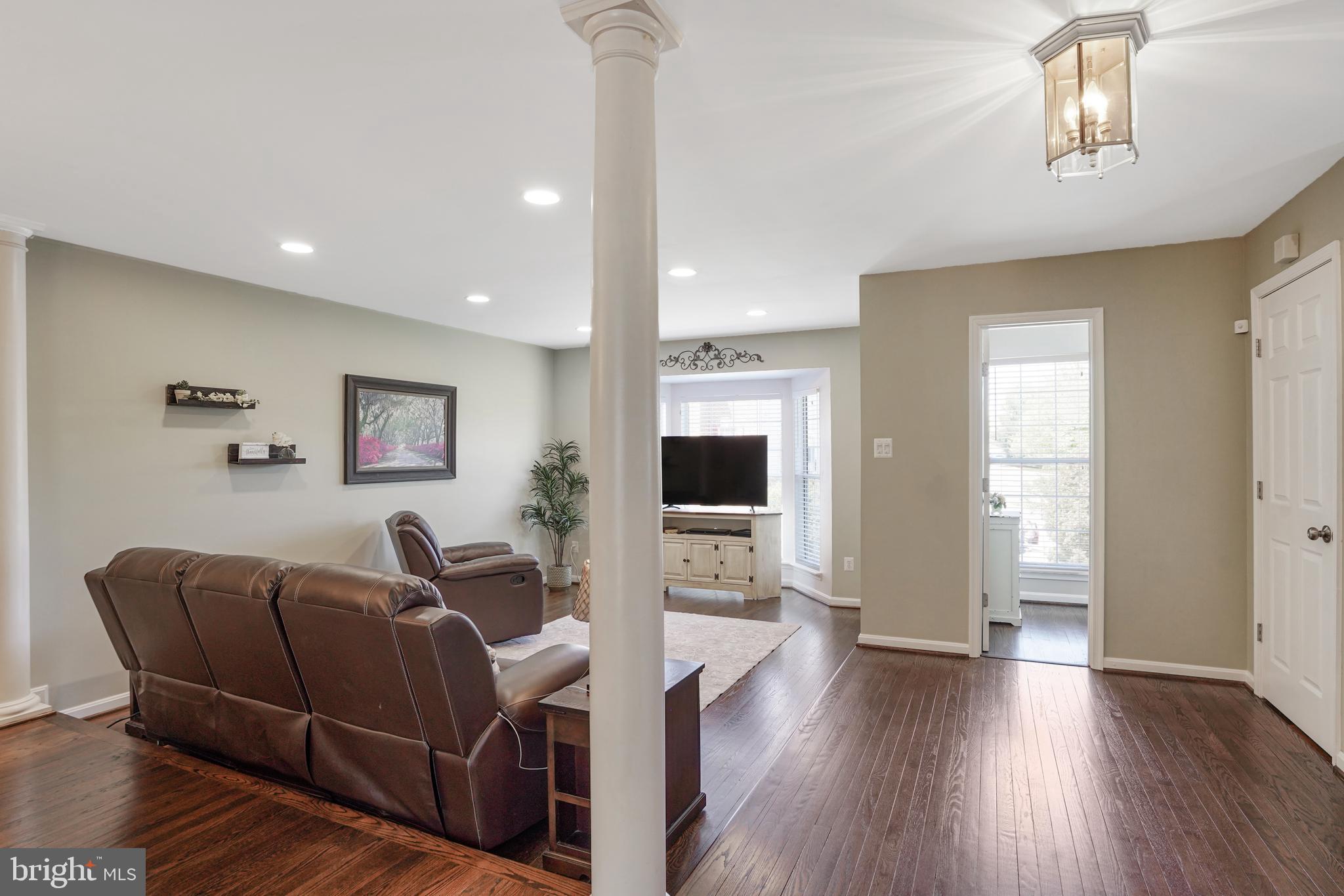 UNIVERSITY CENTER - Residential