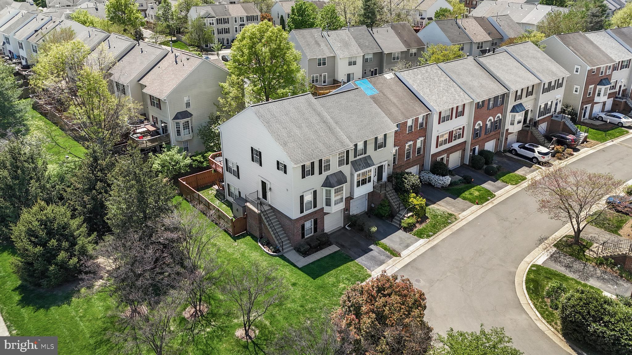 UNIVERSITY CENTER - Residential