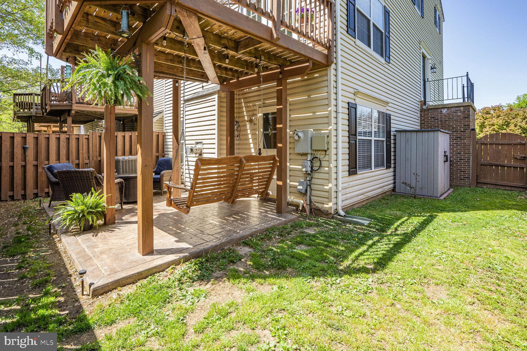 UNIVERSITY CENTER - Residential