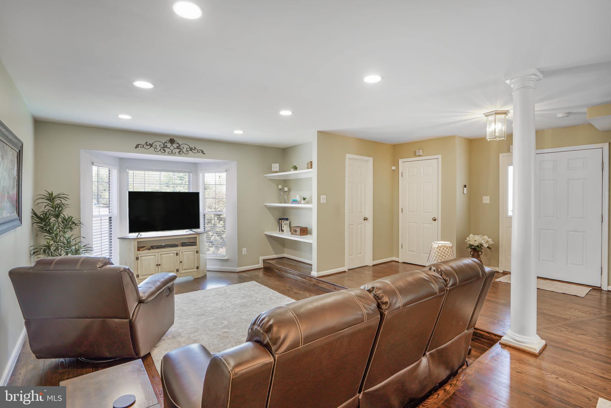 UNIVERSITY CENTER - Residential