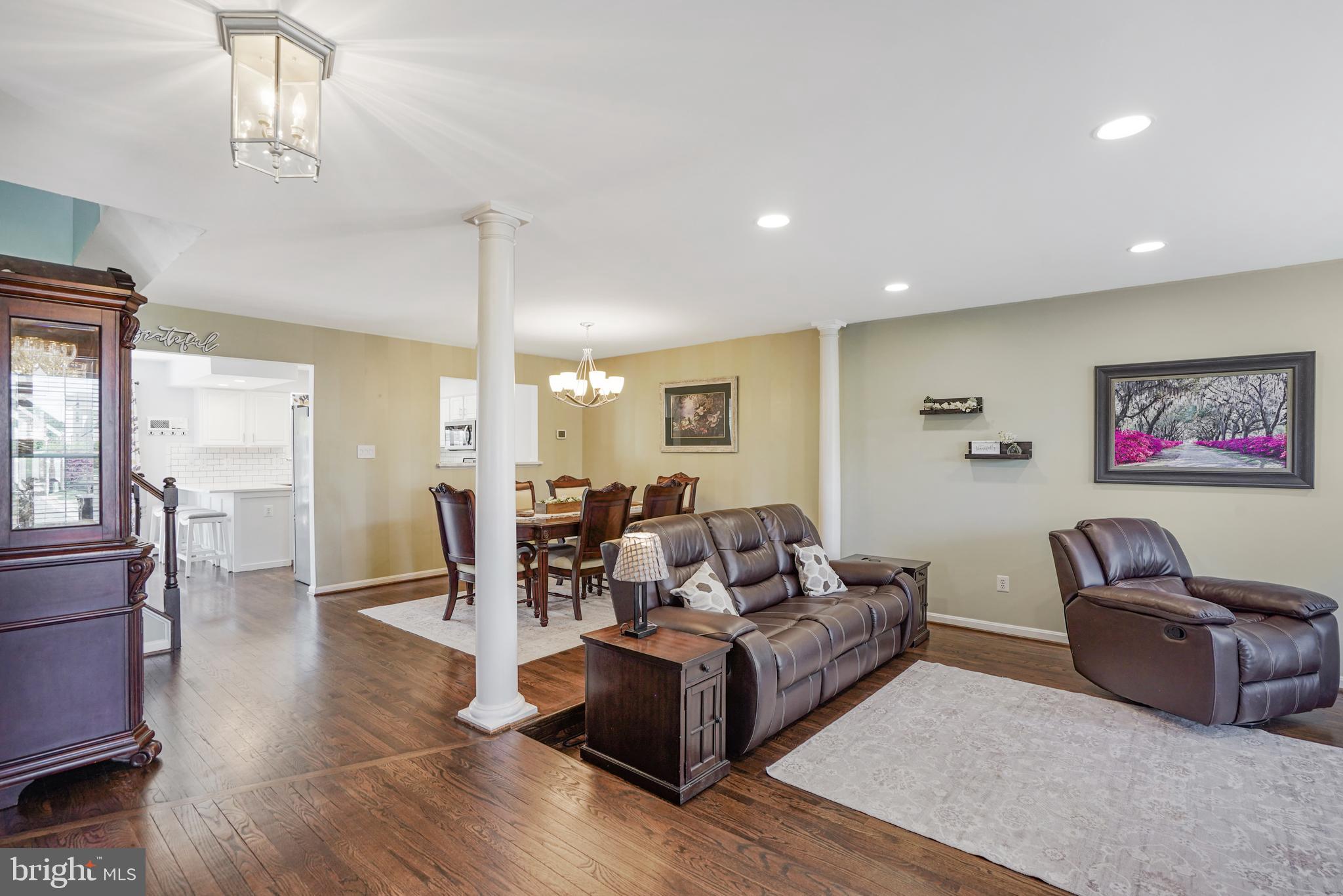 UNIVERSITY CENTER - Residential