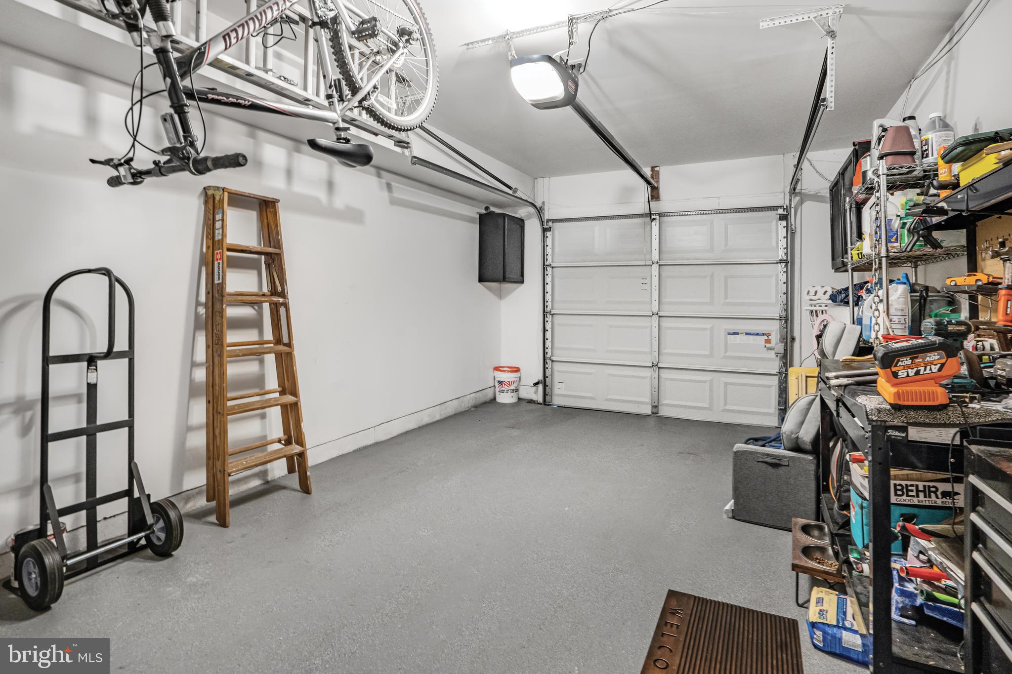 UNIVERSITY CENTER - Residential