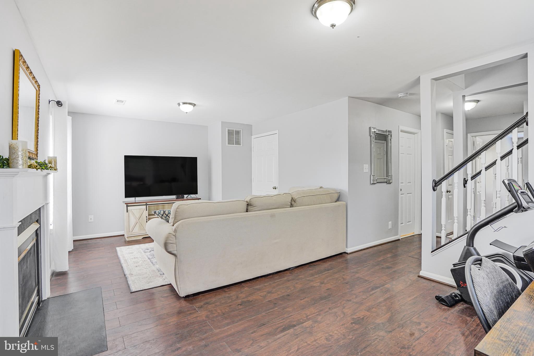 UNIVERSITY CENTER - Residential