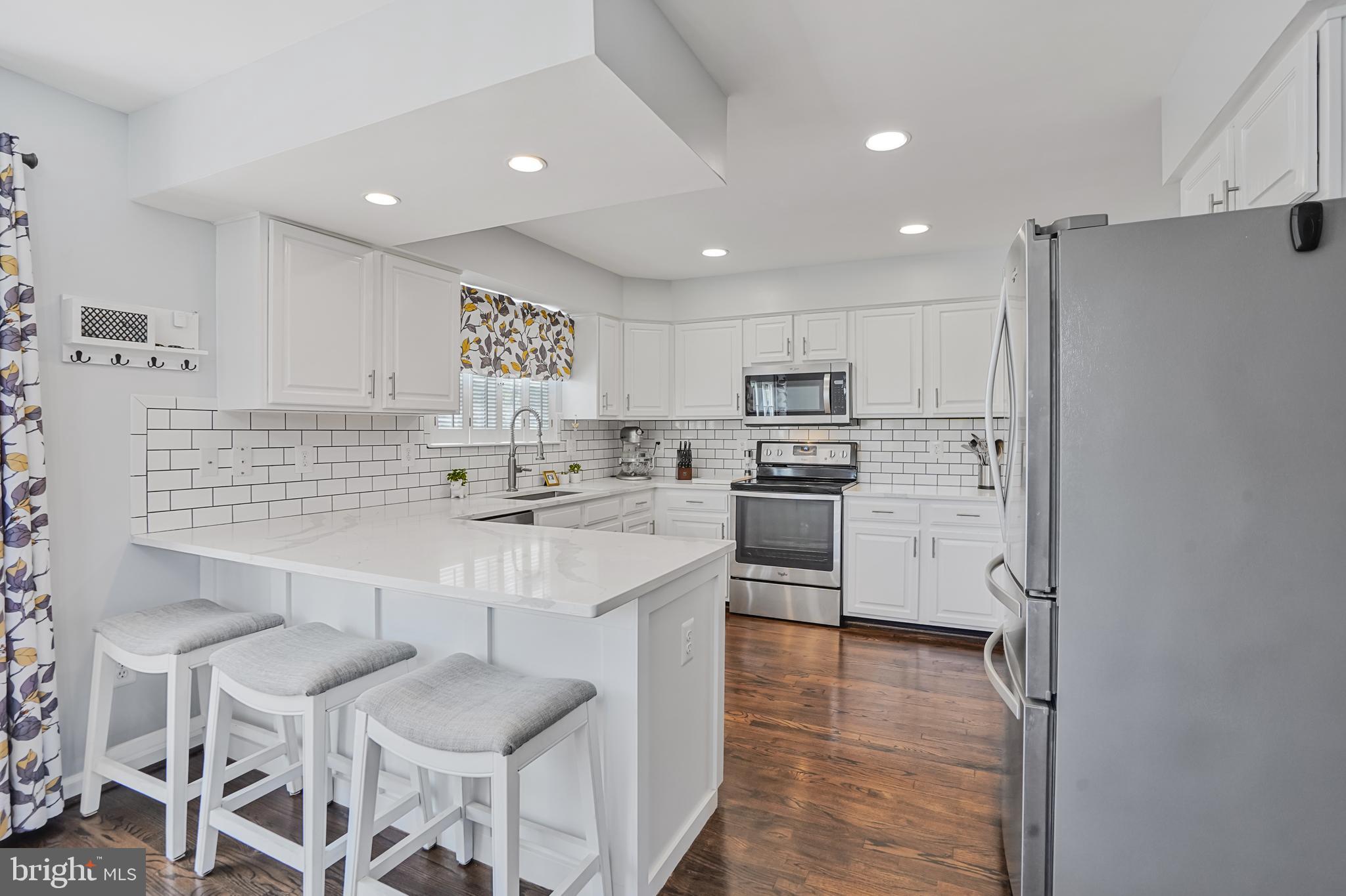 20160 HARDWOOD TERRACE