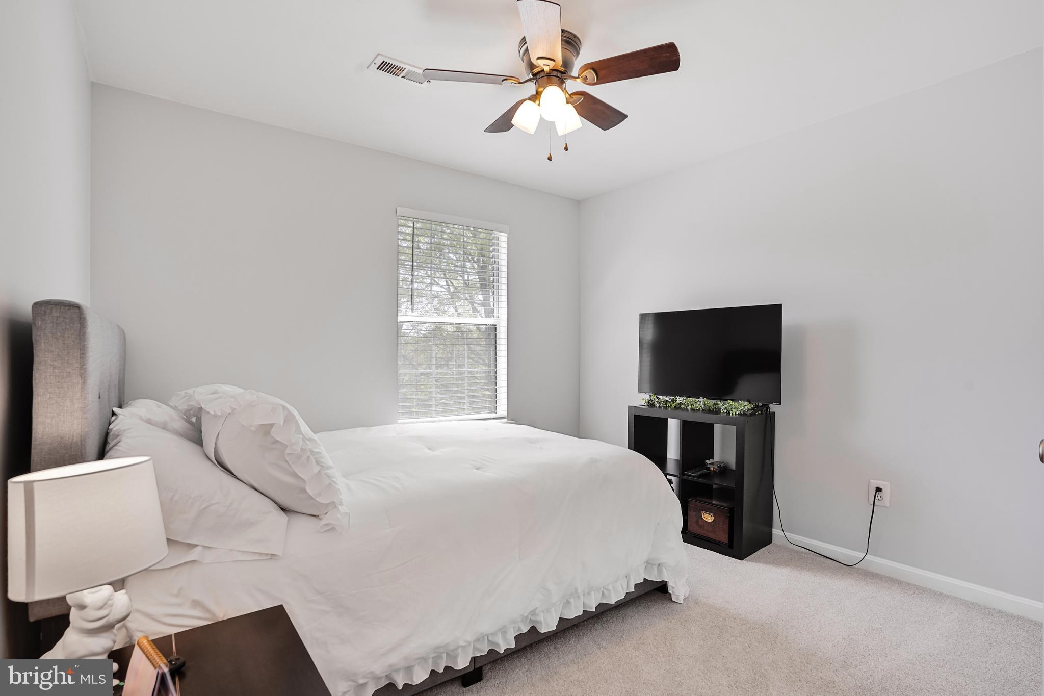 UNIVERSITY CENTER - Residential