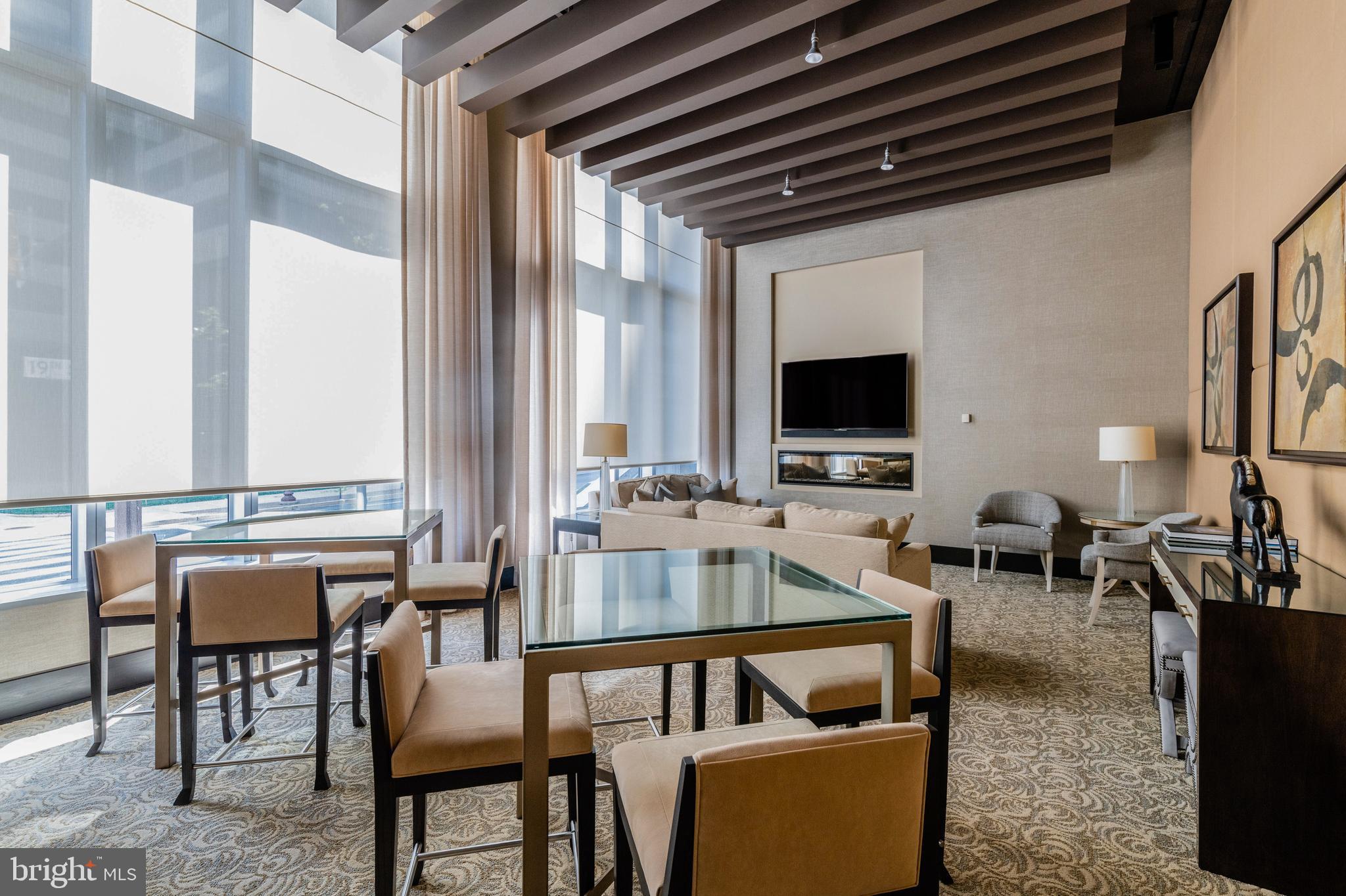 ROSSLYN - Residential