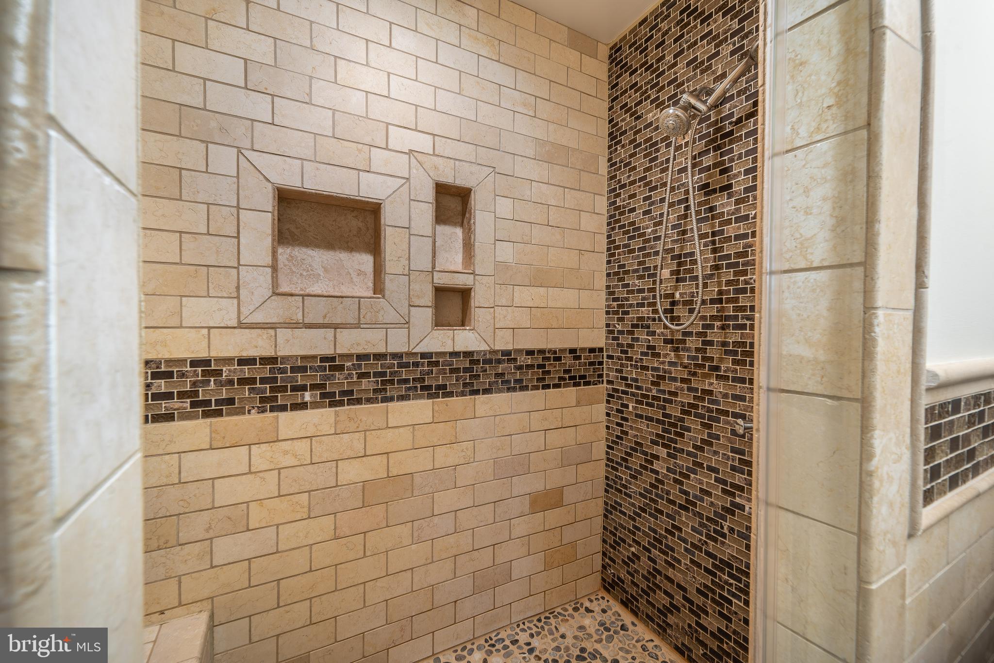 HIGHLAND - Residential