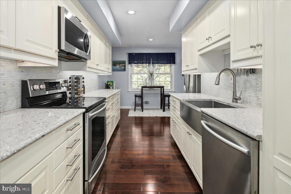 CEDAR GROVE PARK - Residential