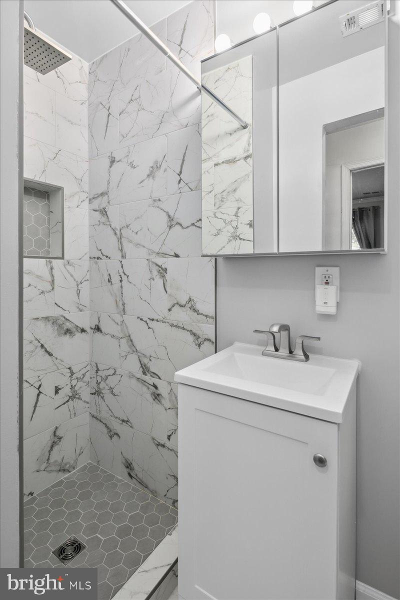 CEDAR GROVE PARK - Residential