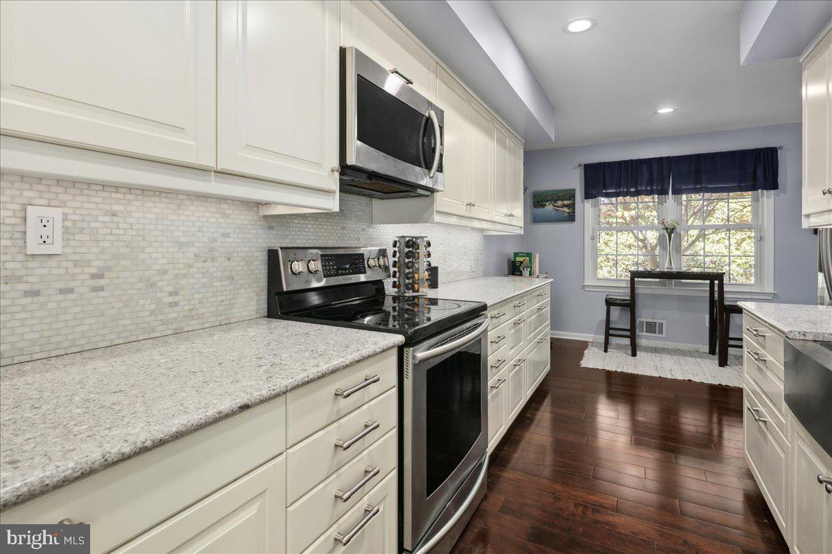 CEDAR GROVE PARK - Residential