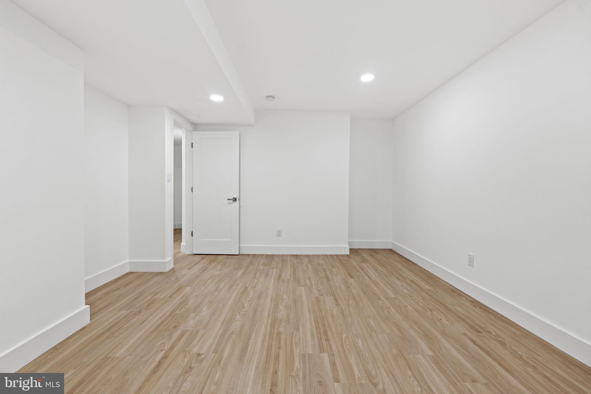 WILLOWBROOK - Residential