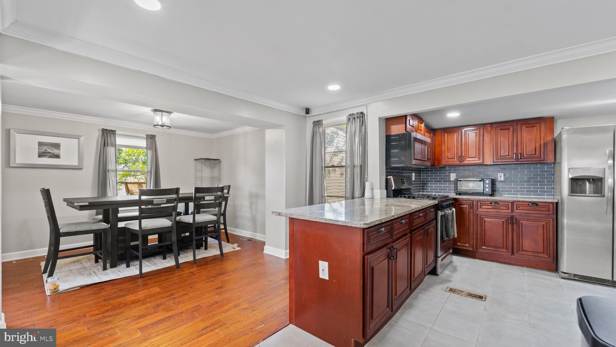 EDGEWATER - Residential