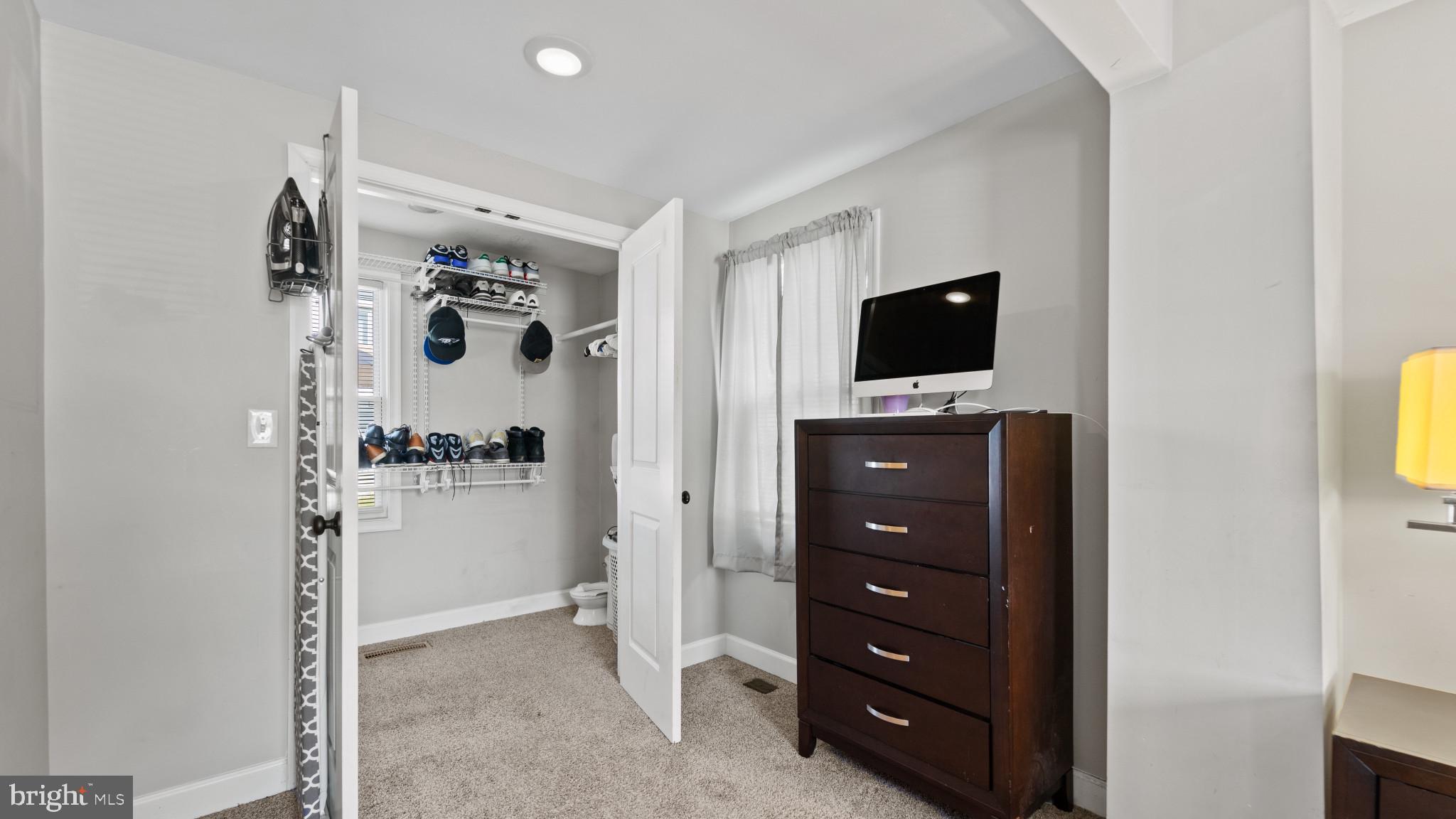 EDGEWATER - Residential