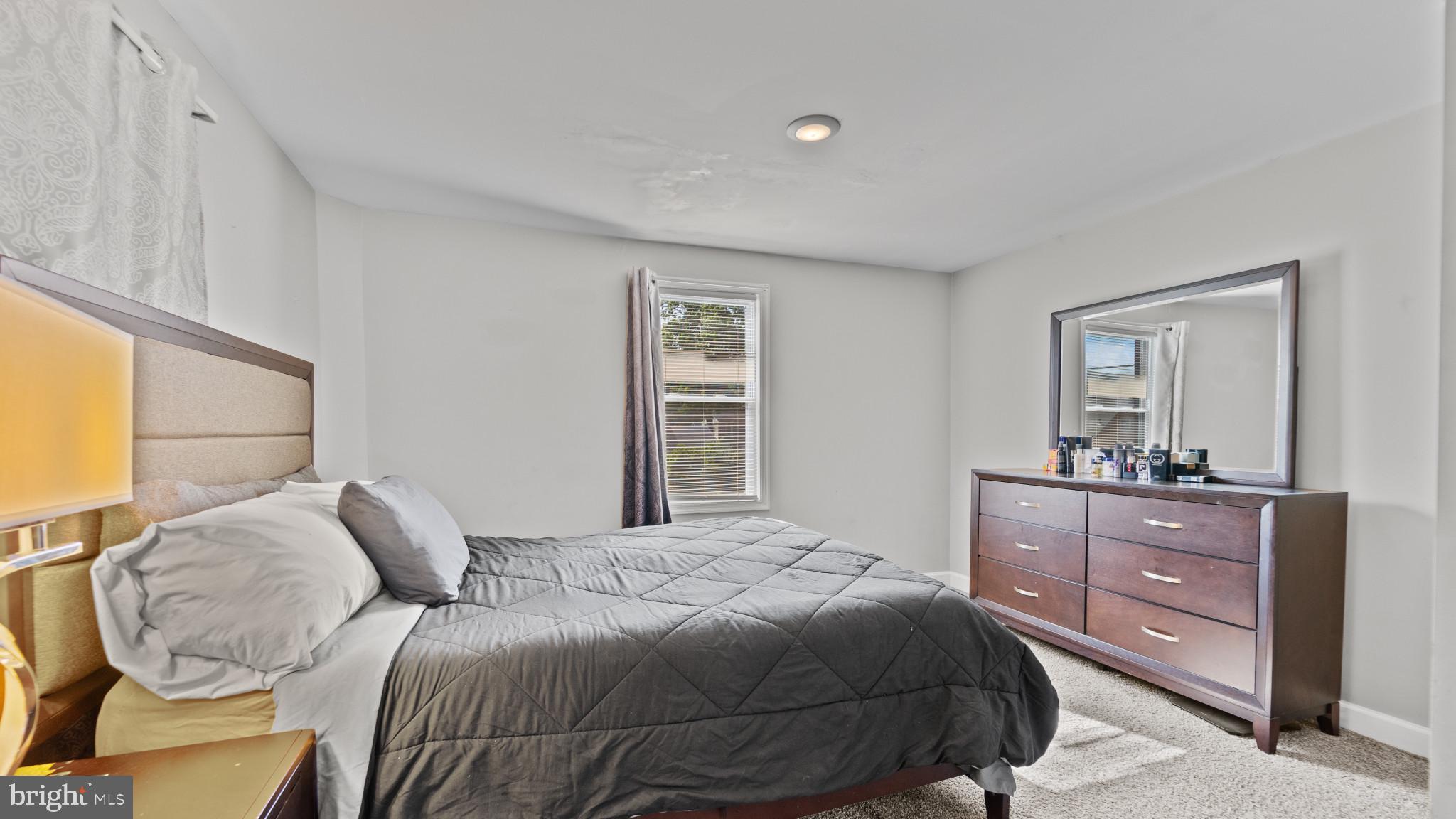 EDGEWATER - Residential