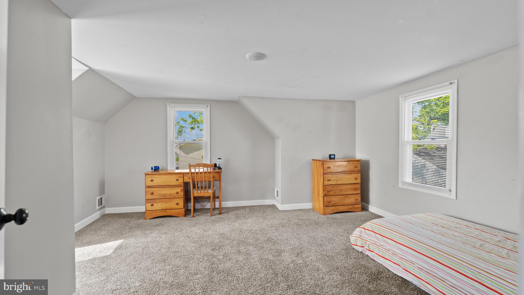 EDGEWATER - Residential