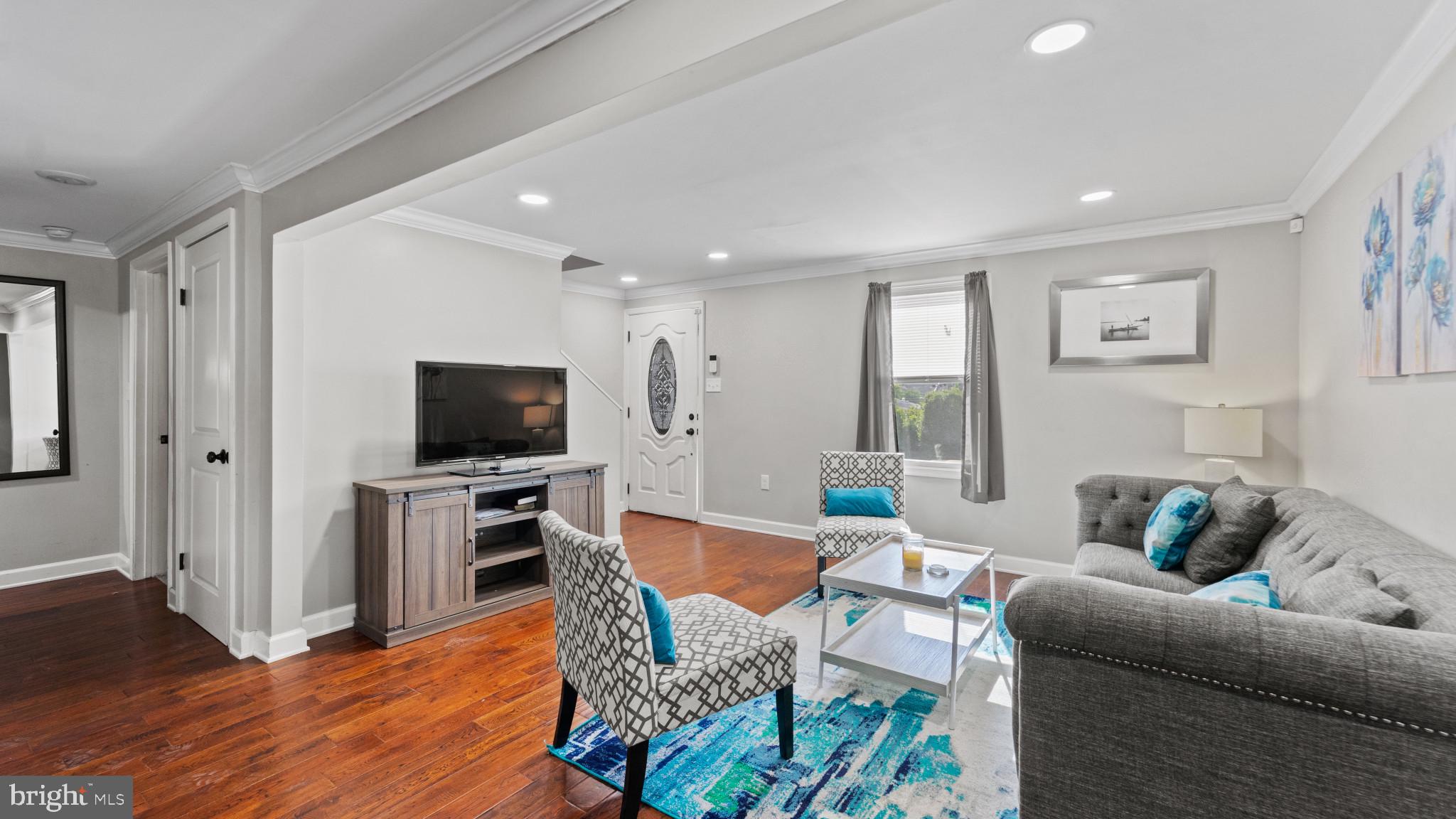 EDGEWATER - Residential